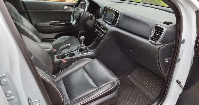 Kia Sportage cena 77900 przebieg: 165600, rok produkcji 2016 z Szczekociny małe 781